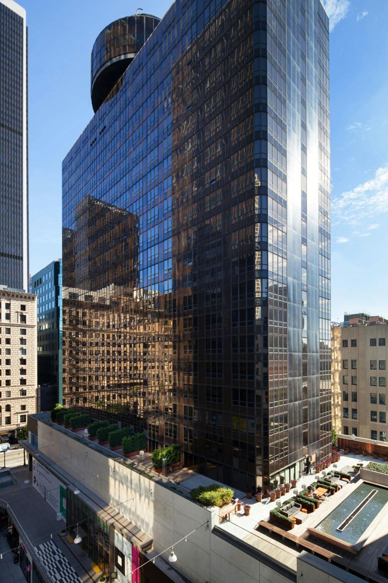 Sheraton Grand Los Angeles Exterior photo